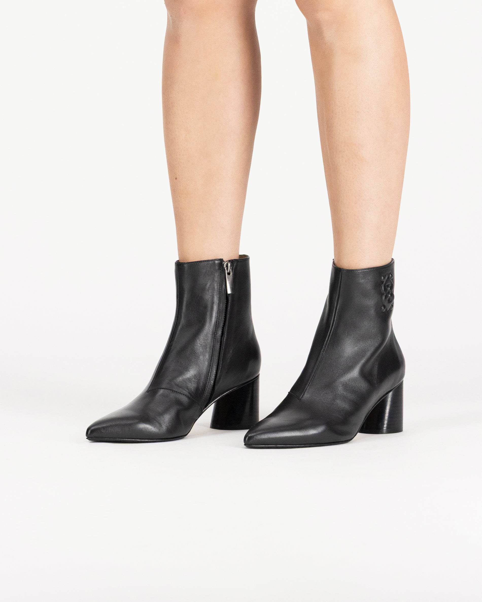 Scoop Black